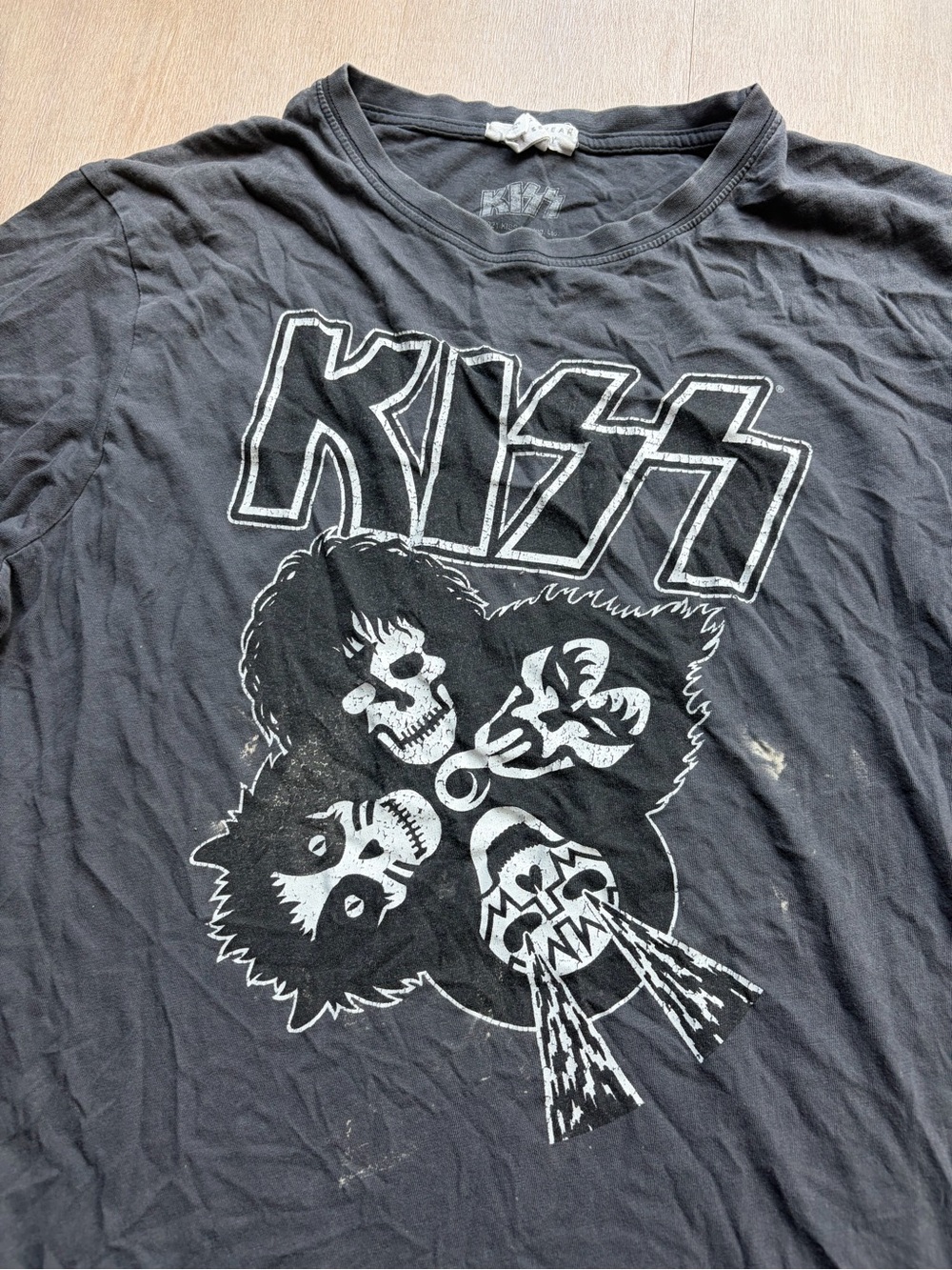 Kiss shirt